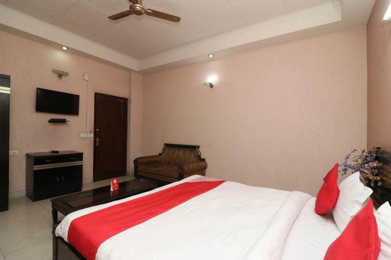 Oyo 24672 Bharat Guest House Dillí Exteriér fotografie