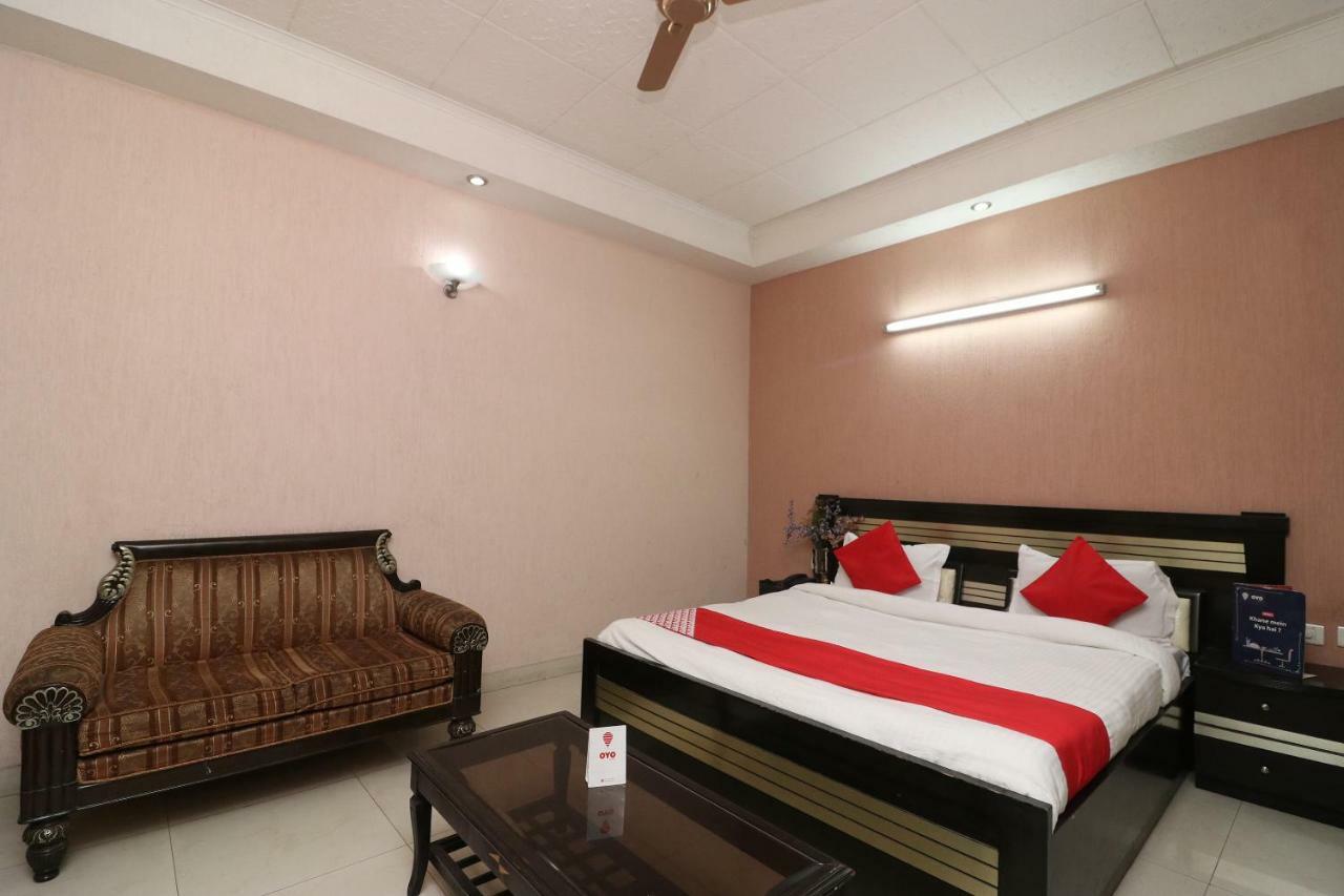 Oyo 24672 Bharat Guest House Dillí Exteriér fotografie