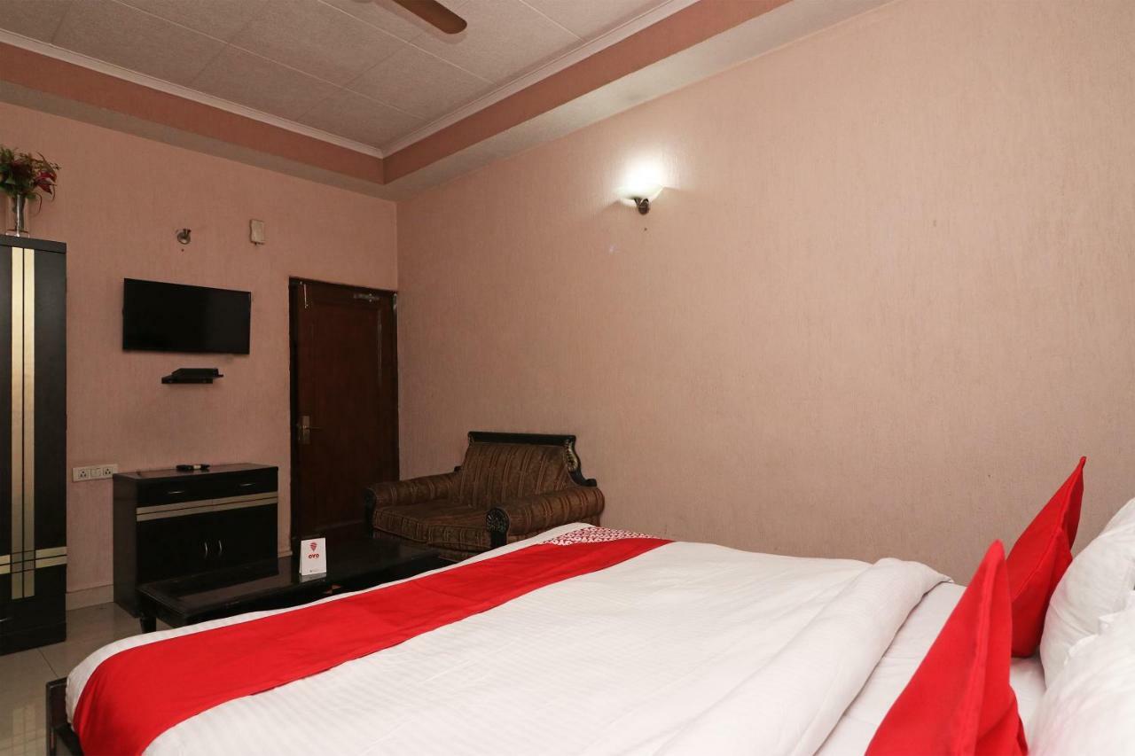 Oyo 24672 Bharat Guest House Dillí Exteriér fotografie