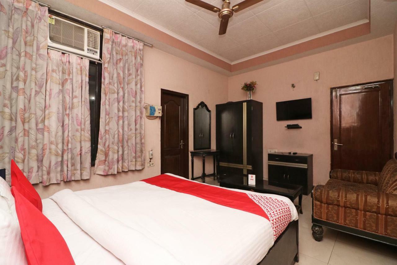 Oyo 24672 Bharat Guest House Dillí Exteriér fotografie